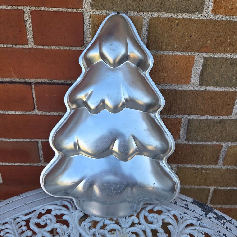 Vintage 1986 Wilton Christmas Tree Cake Pan 2105-9410 Aluminum Holiday Mold